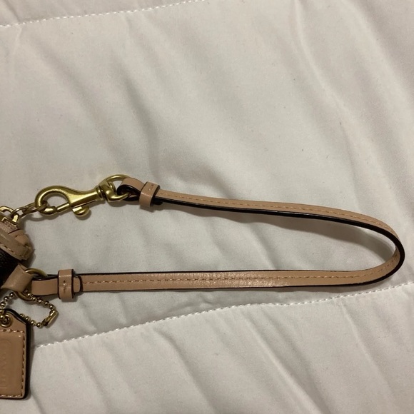 Coach wristlet - Picture 7 of 10